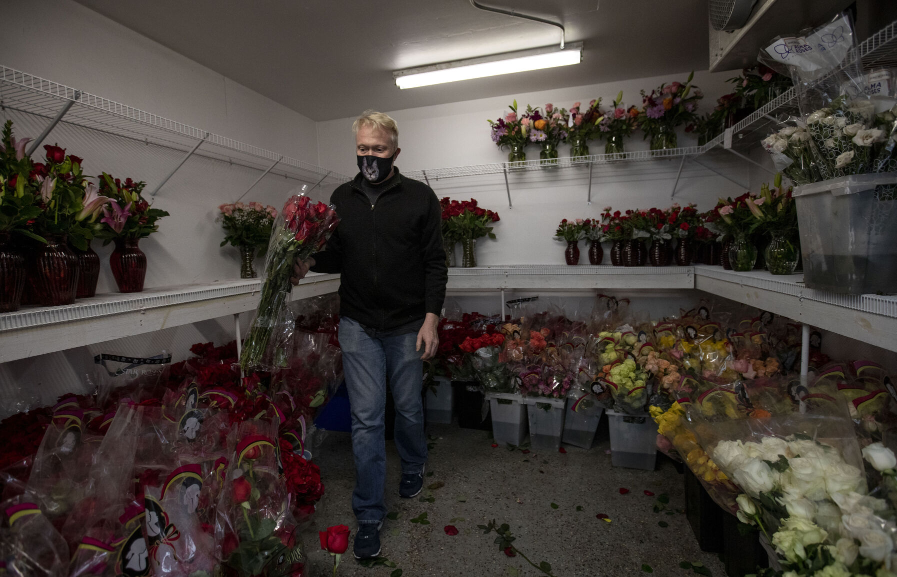 021321-news-vdayroses 08.jpg